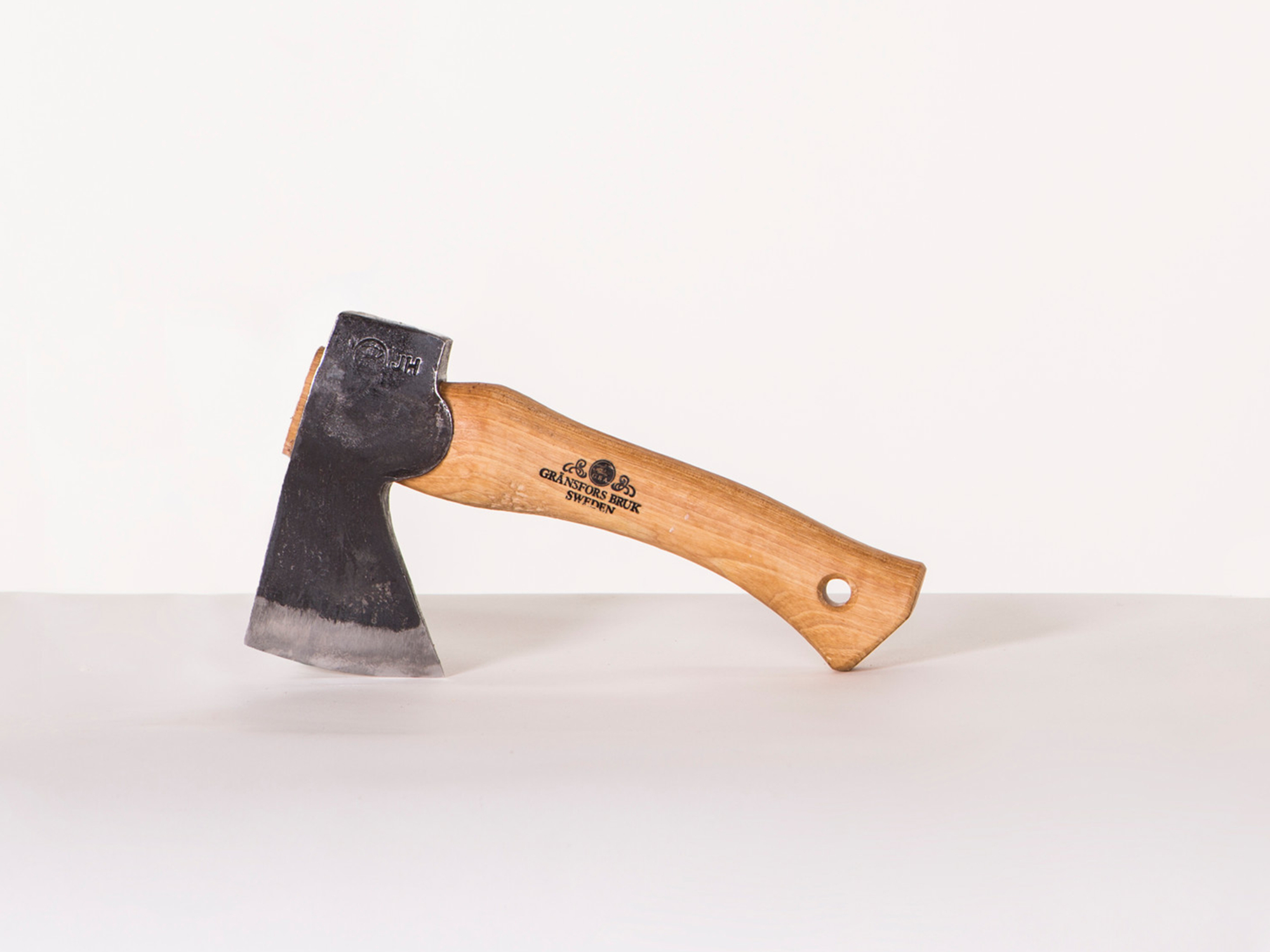 グレンスフォシュ　ブルーク　ハンドハチェット　413 Gränsfors Hand Hatchet: Versatile Hand-Forged Tool | Gränsfors