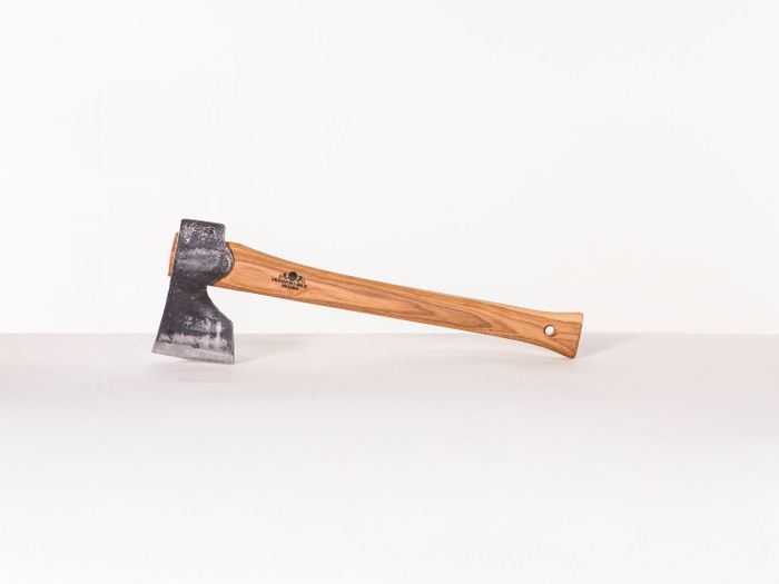 Gränsfors Carpenter's Axe: Hand-Forged Precision Tool | Gränsfors